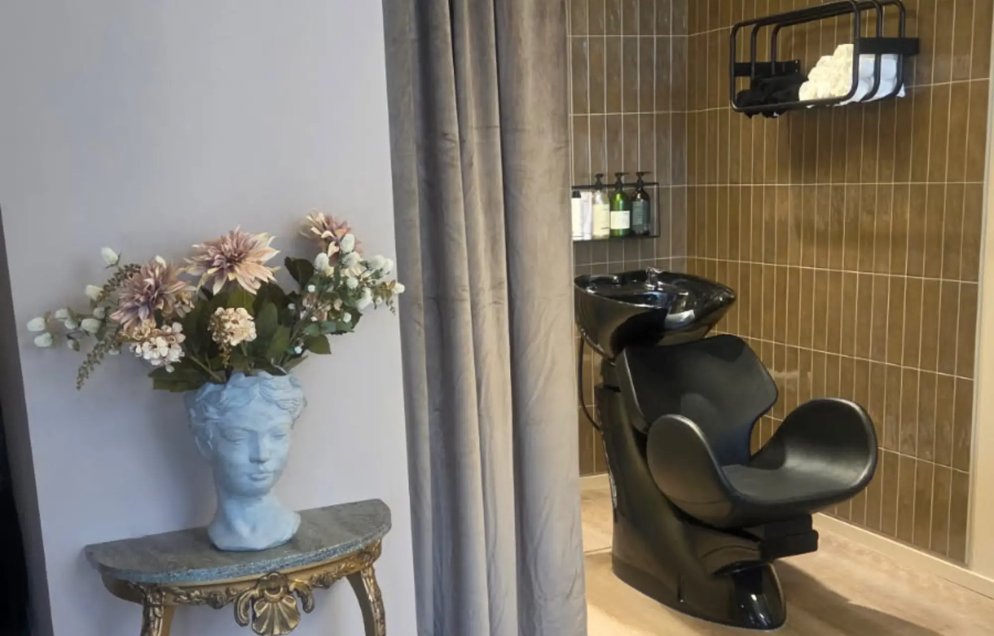 om-oss-pa-hairligt Hairligt schamponeringsstol